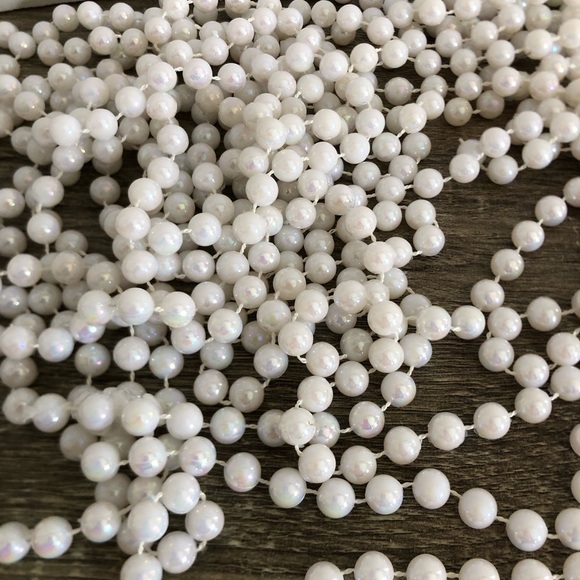 Vtg White Pearlescent Beaded Holiday Garland - Picture 6 of 7